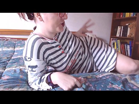 ❤️ Андешидани ин хурӯси сиёҳ калон дар даҳони худ ғуломи хурд ☑ Видео мақъад дар мо ❤