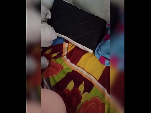 ❤️ Ҳамҳуҷраи ман дар хона танҳо мемонад, зеро шавҳараш ба рухсатӣ меравад ва ман аз фурсат истифода бурда, ӯро сиҳат мекунам ва харашро аз шир пур мекунам ☑ Видео мақъад дар мо ❤