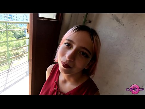 ❤️ Донишҷӯи шаҳвонӣ як бегонаро дар берун мекашад - конча дар рӯи ӯ ☑ Видео мақъад дар мо ❤